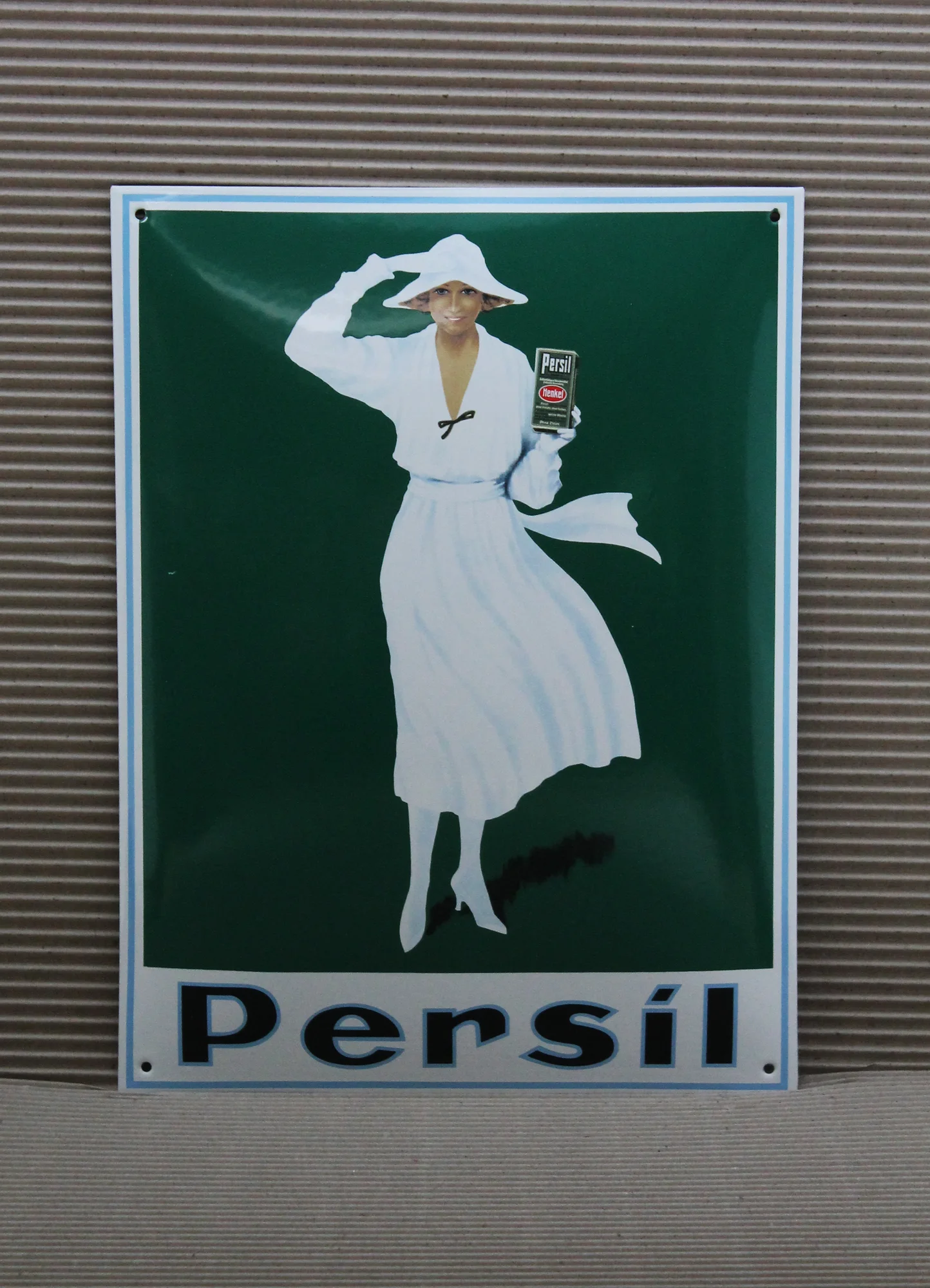Nostalgisches Persil-Werbeschild aus Email mit Dame in Weiß auf grünem Grund