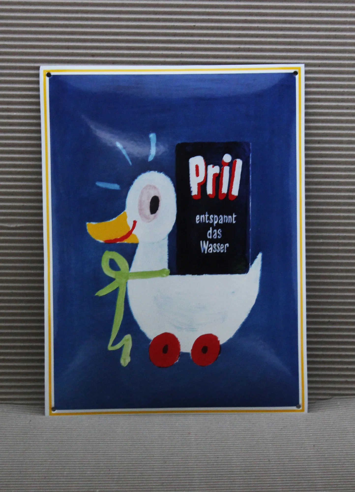 Nostalgisches Pril-Werbeschild aus Email mit Ente auf blauem Grund